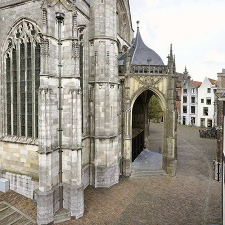 Rondleiding rond en in de Stevenskerk