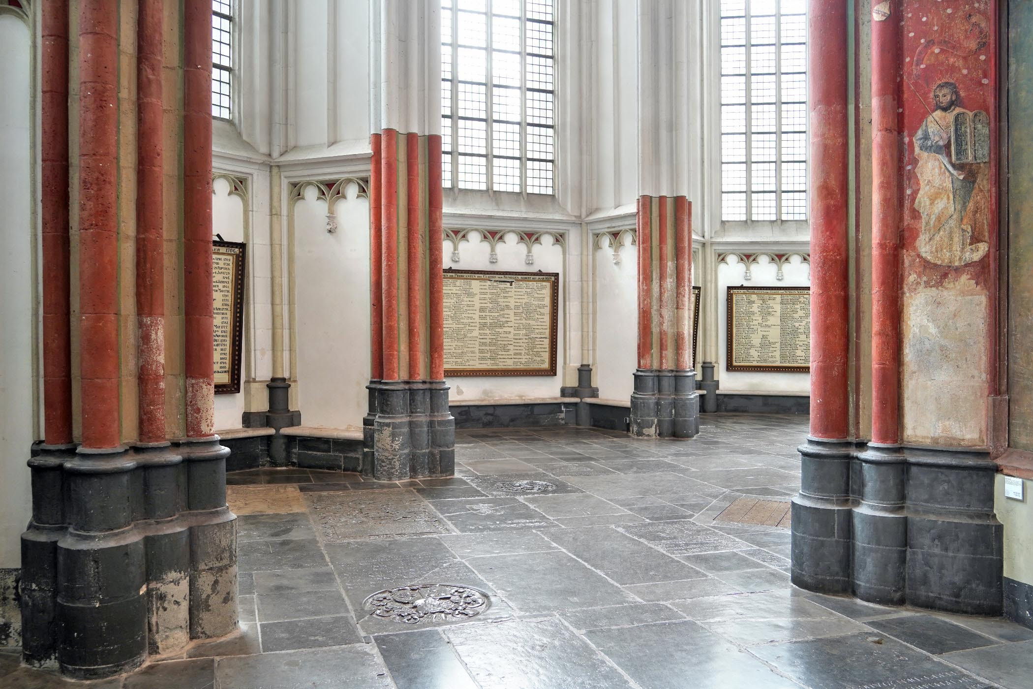 Kooromgang Stevenskerk met muurschildering