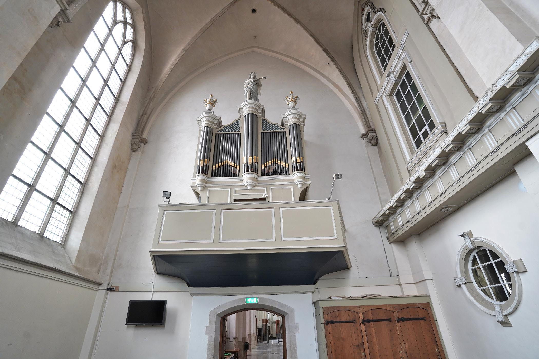 Noorderkapel Stevenskerk gezien naar de kerk